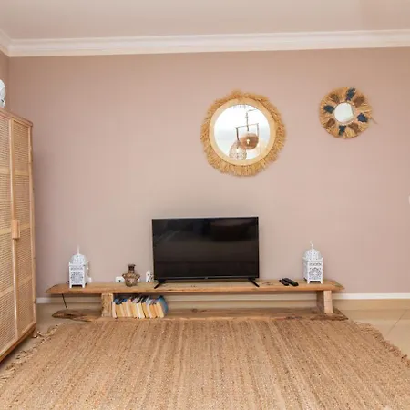 Old Town Boho Seaview Elegance Apartment